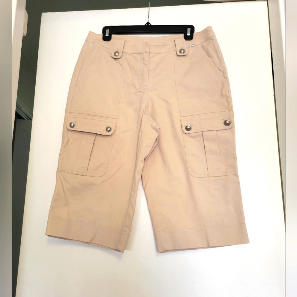 ST. JOHN Women Beige Cargo Bermuda Shorts‎ Size 6 Silver Hardware